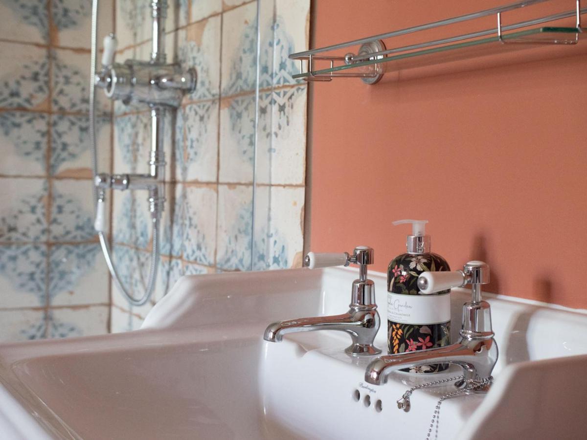 Red Cottage B&B ไรย์ ภายนอก รูปภาพ